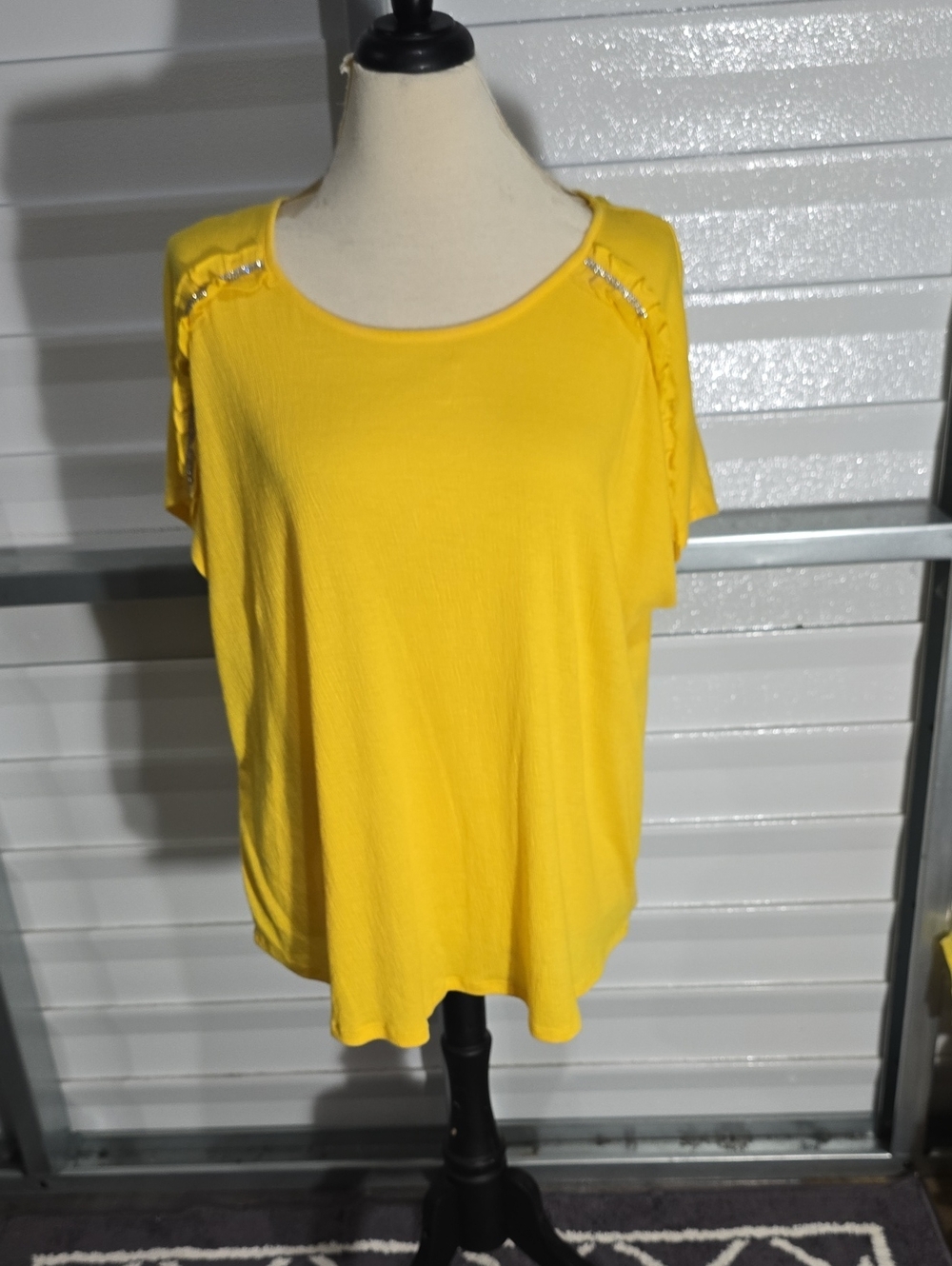Louise‎ ParisWomen's Yellow Short Sleeve Tee with Shoulder Trim Size 1X